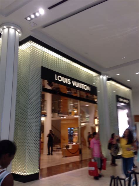 louis vuitton roosevelt field|roosevelt field mall macy's.